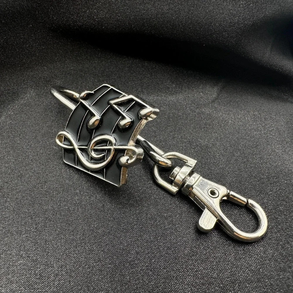 Vintage 80s Musical Note Treble Clef Black Enamel Silver Tone Key Finder Jewelry